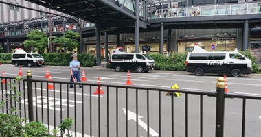 午後の大阪駅前